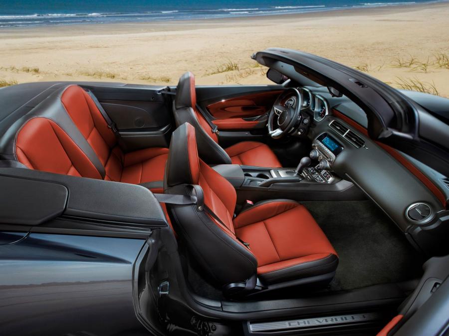  Chevrolet Camaro SS Convertible 2010 года  (фото 13 из 14)